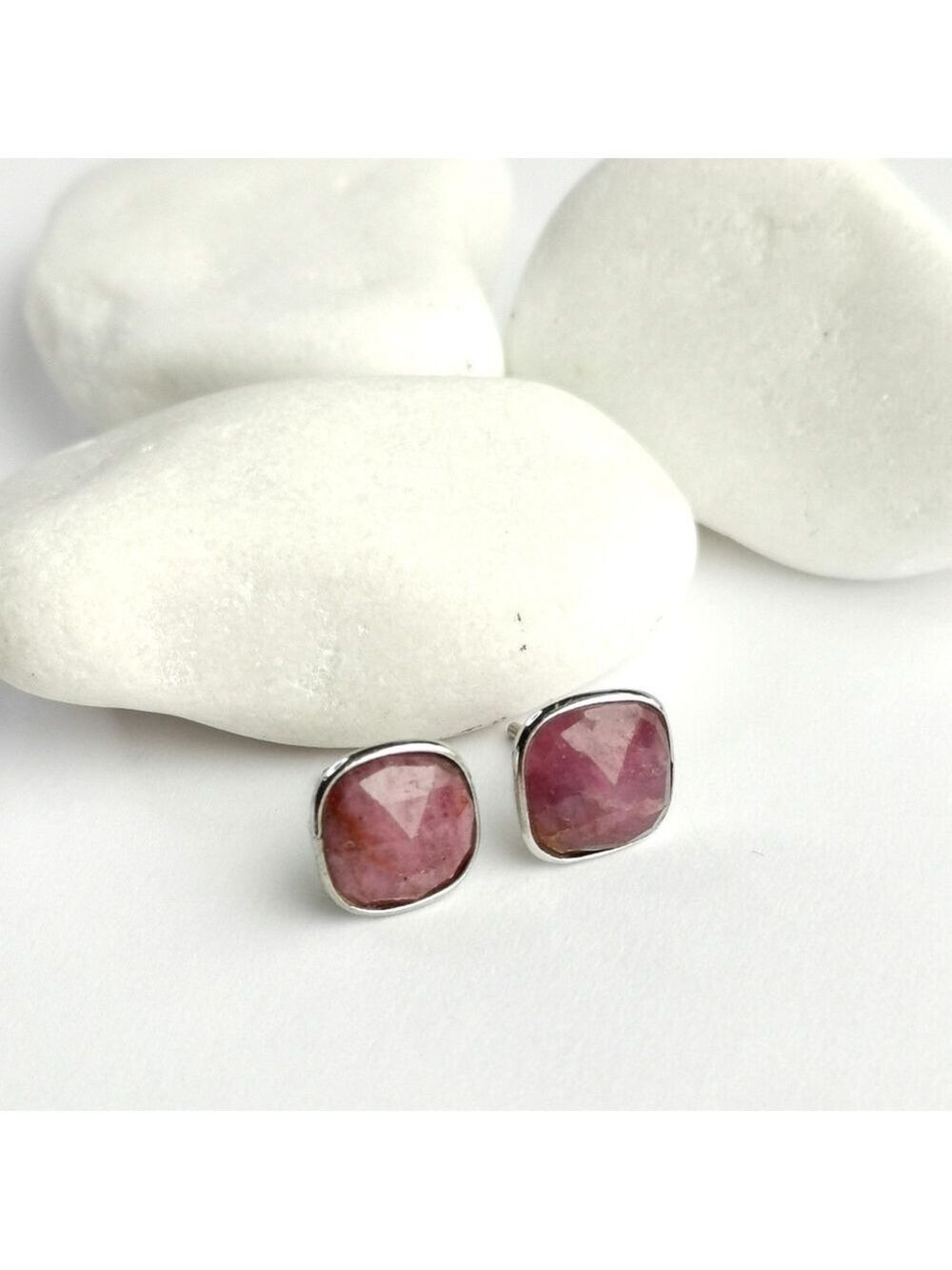 Sterling Silver corundum Ruby gemstone stud earrings 🆕